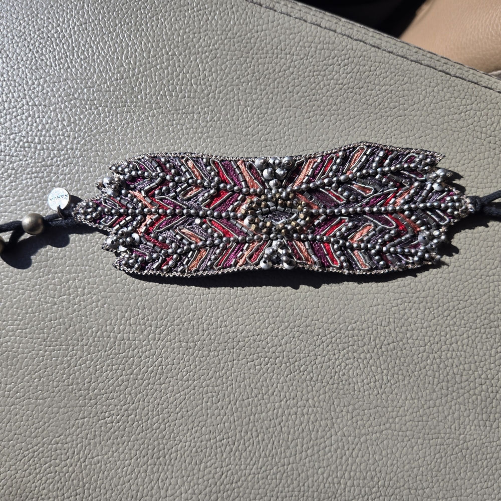 Elegant Beaded Bracelet in Pink and Silver